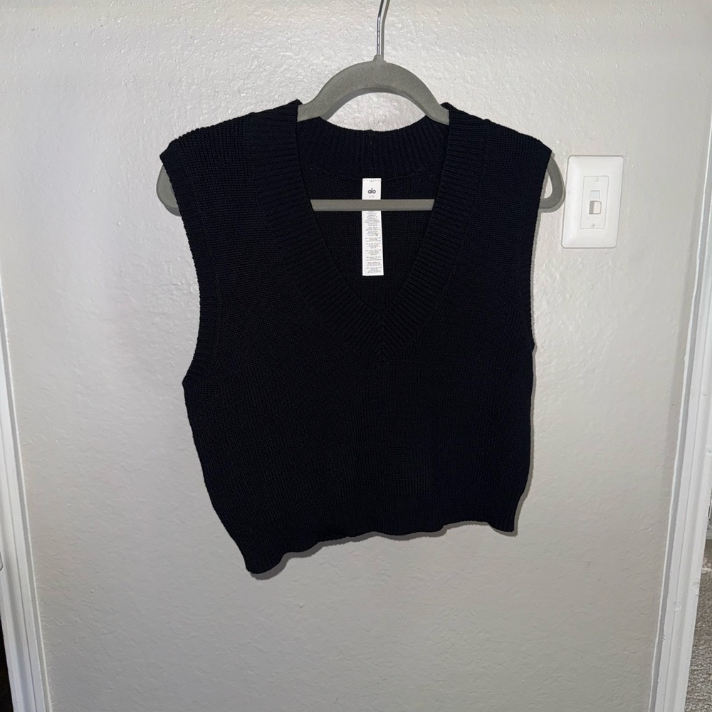 ALO Yoga Black Ribbed V-Neck Sweater Vest